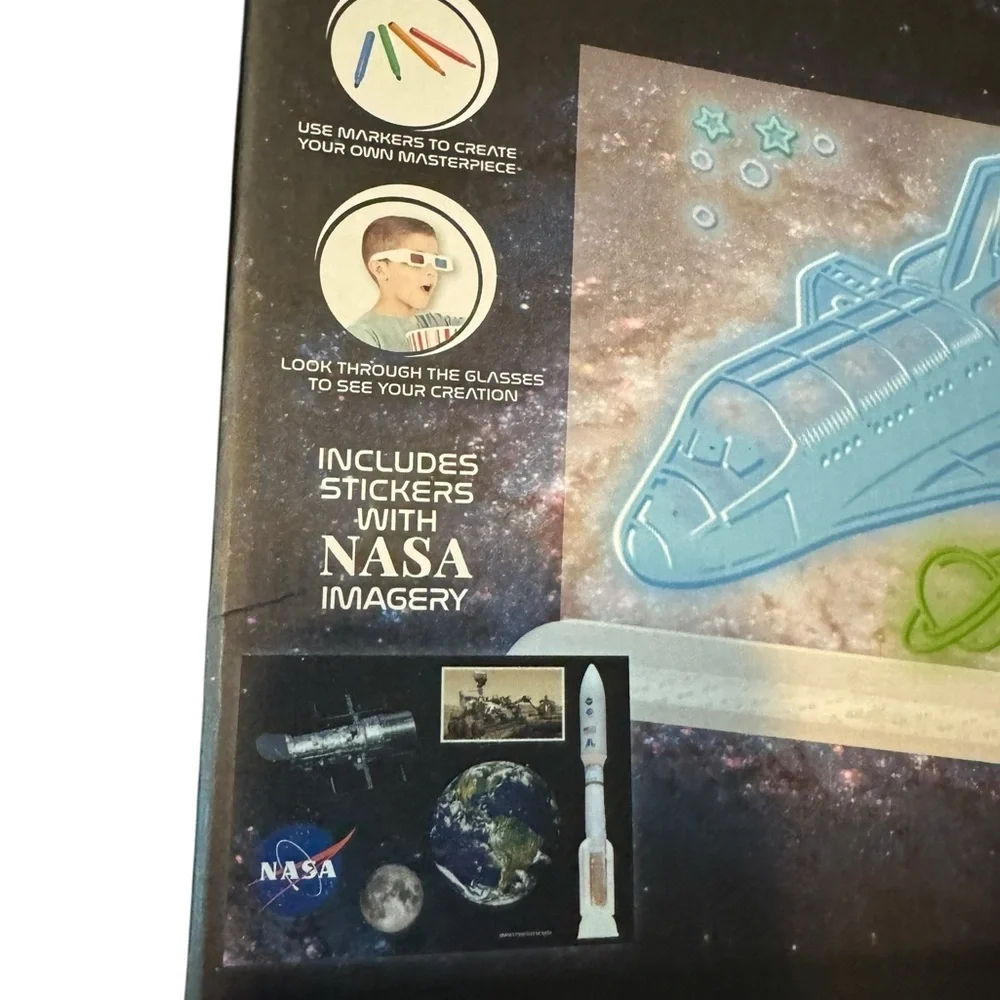 NIB-3D Light-Up Solar System Drawing Board - box damaged